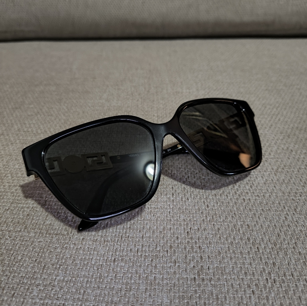 Authentic Versace Sunglasses NWT org $536 - Picture 5 of 16